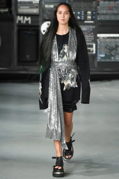 Look 5